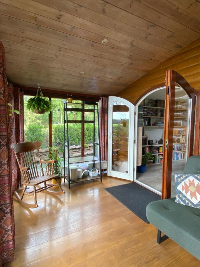 Chalet De Kleine Eekhoorn Lage Mierde Exteriör bild