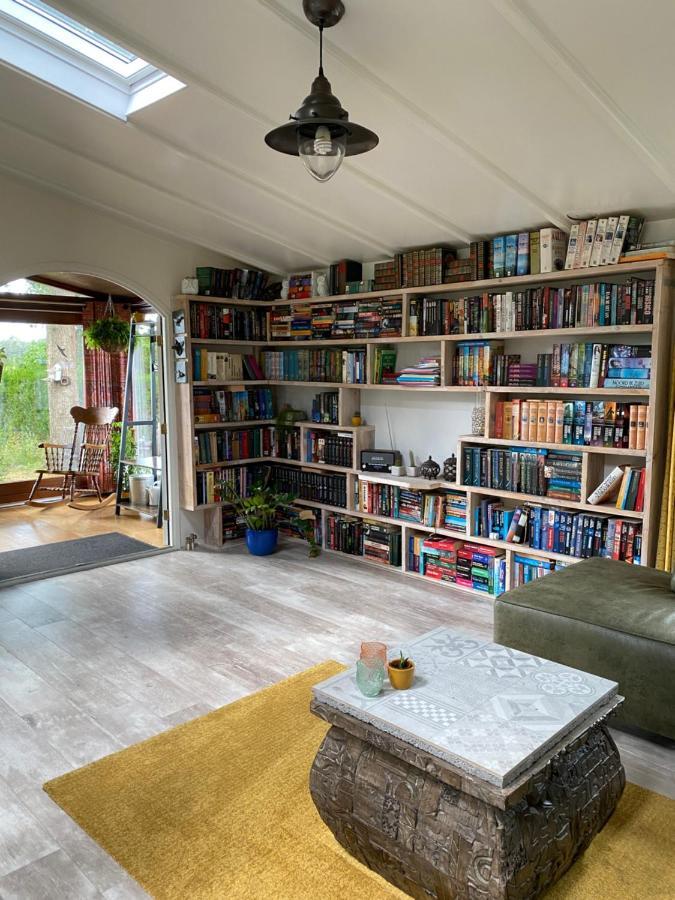 Chalet De Kleine Eekhoorn Lage Mierde Exteriör bild